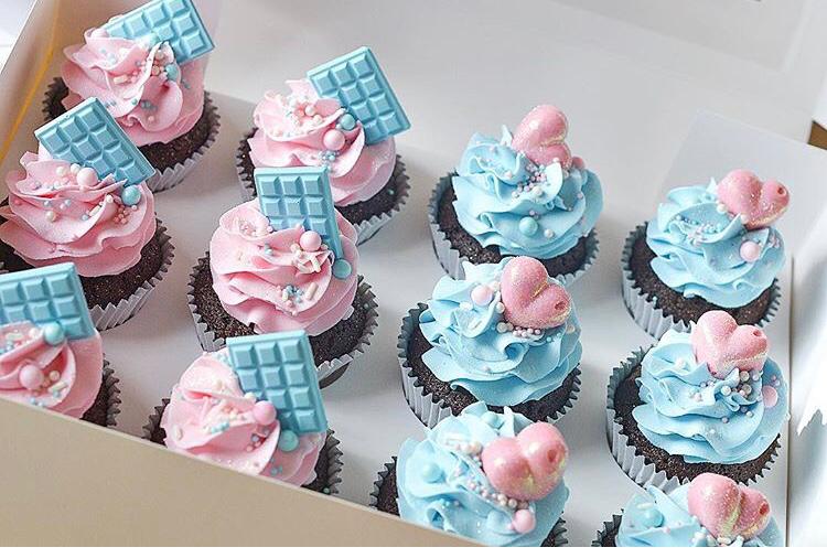 Cupcakes Babicolors Cliquez Ici Pour Commander Berko Original Cupcakes Et Gateaux Sur Mesure A Paris